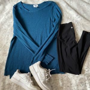 Blue Old Navy scoop neck sweater 💙